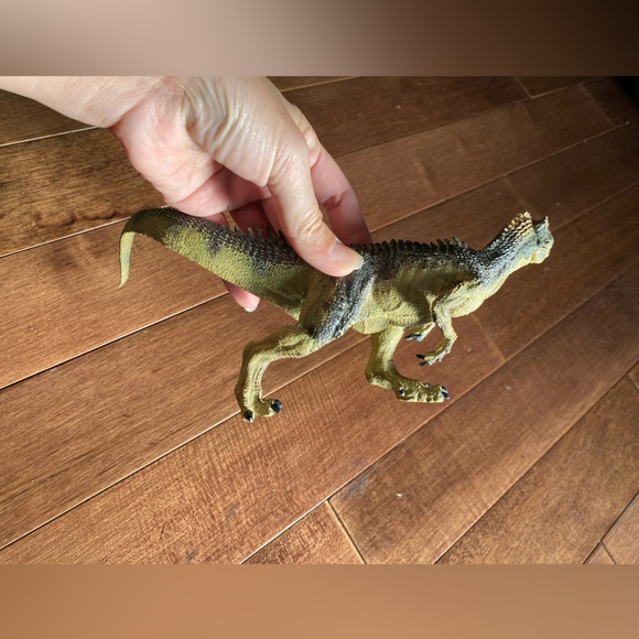 Realistic Dinosaur Allosaurus Action Figure - Picture 2 of 5